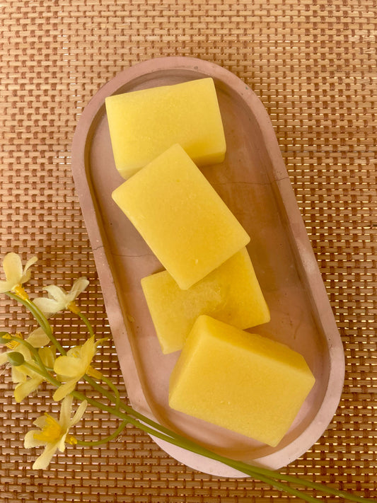 Wave conditioner bar with cocoa butter and pro-vitamin B5, handmade and plastic-free